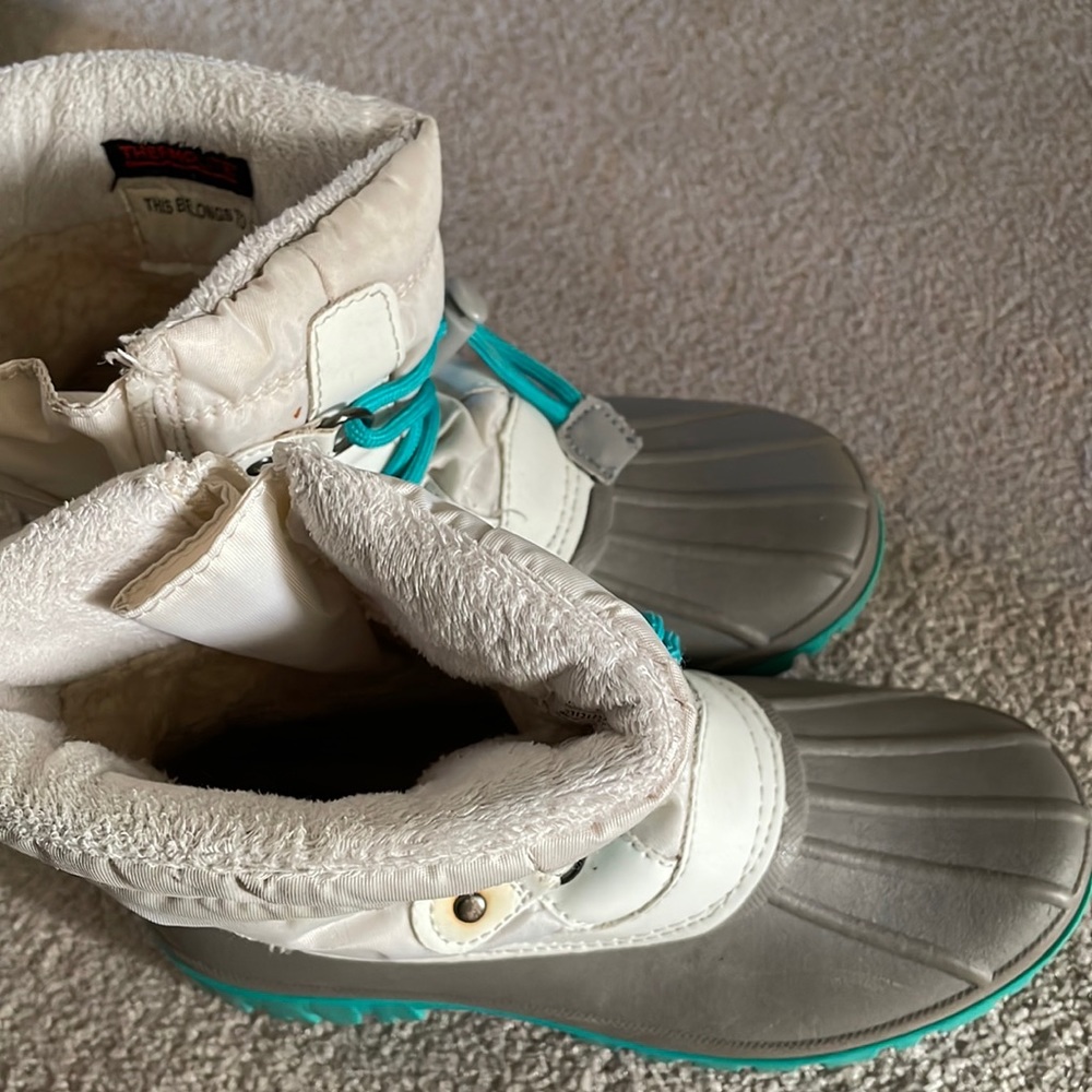 EUC snow boots